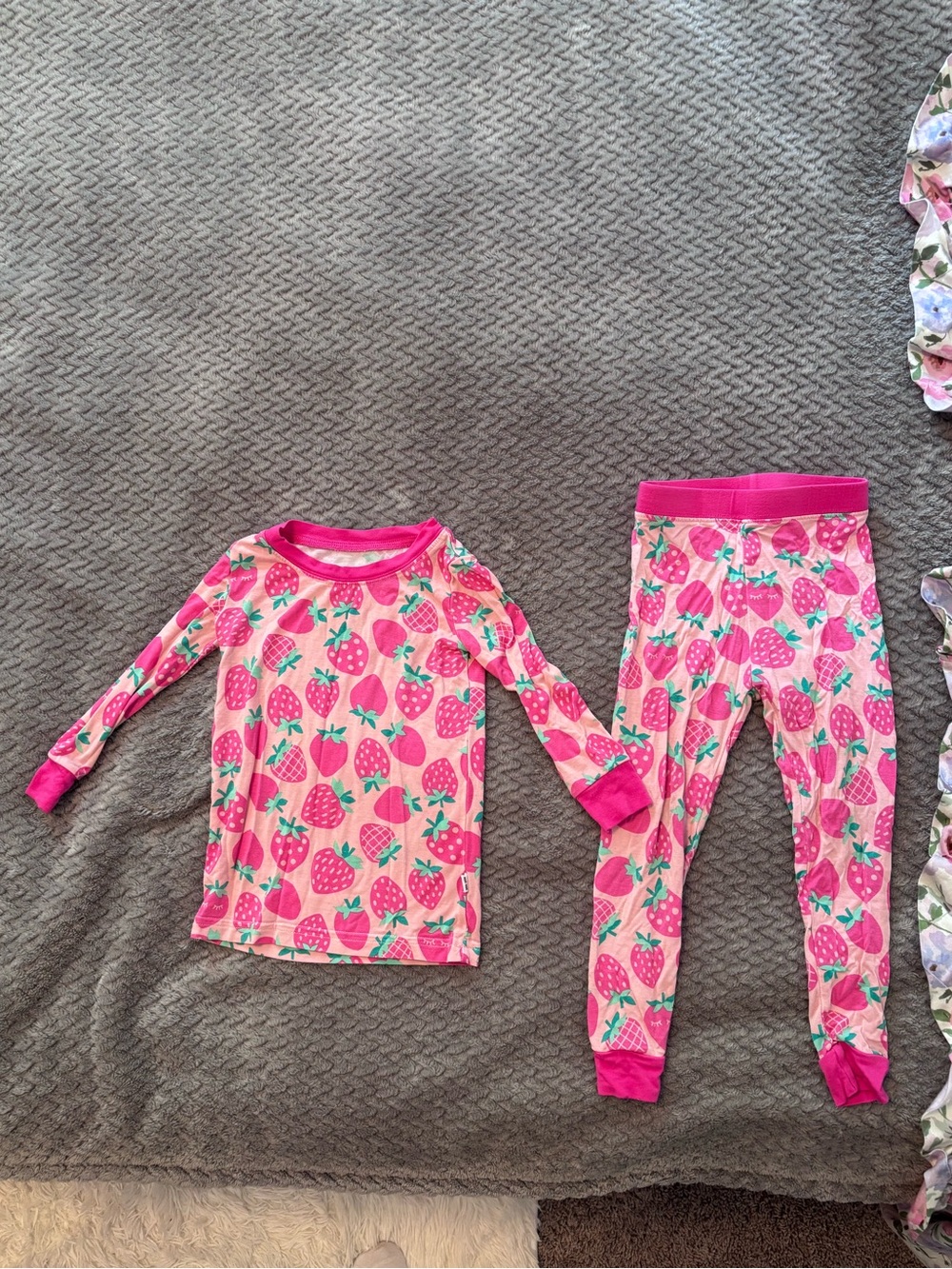 EUC Little Sleepies Pink Strawberry Print Kids Pajama Set. 12-18 Months.